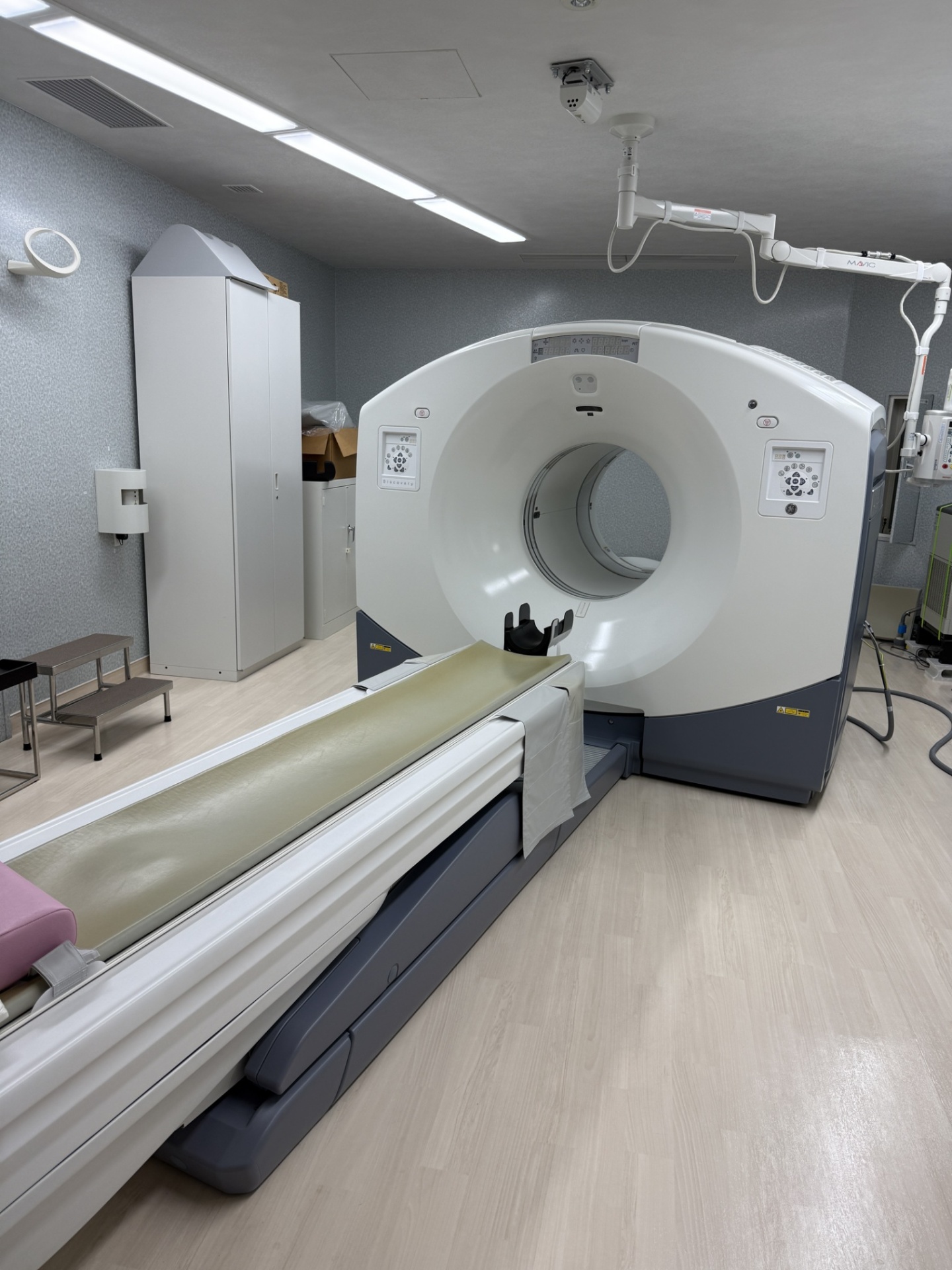 Refurbished GE Discovery 710 PET/CT 16-slice TOF scanner for sale, available in Miami, Florida, USA