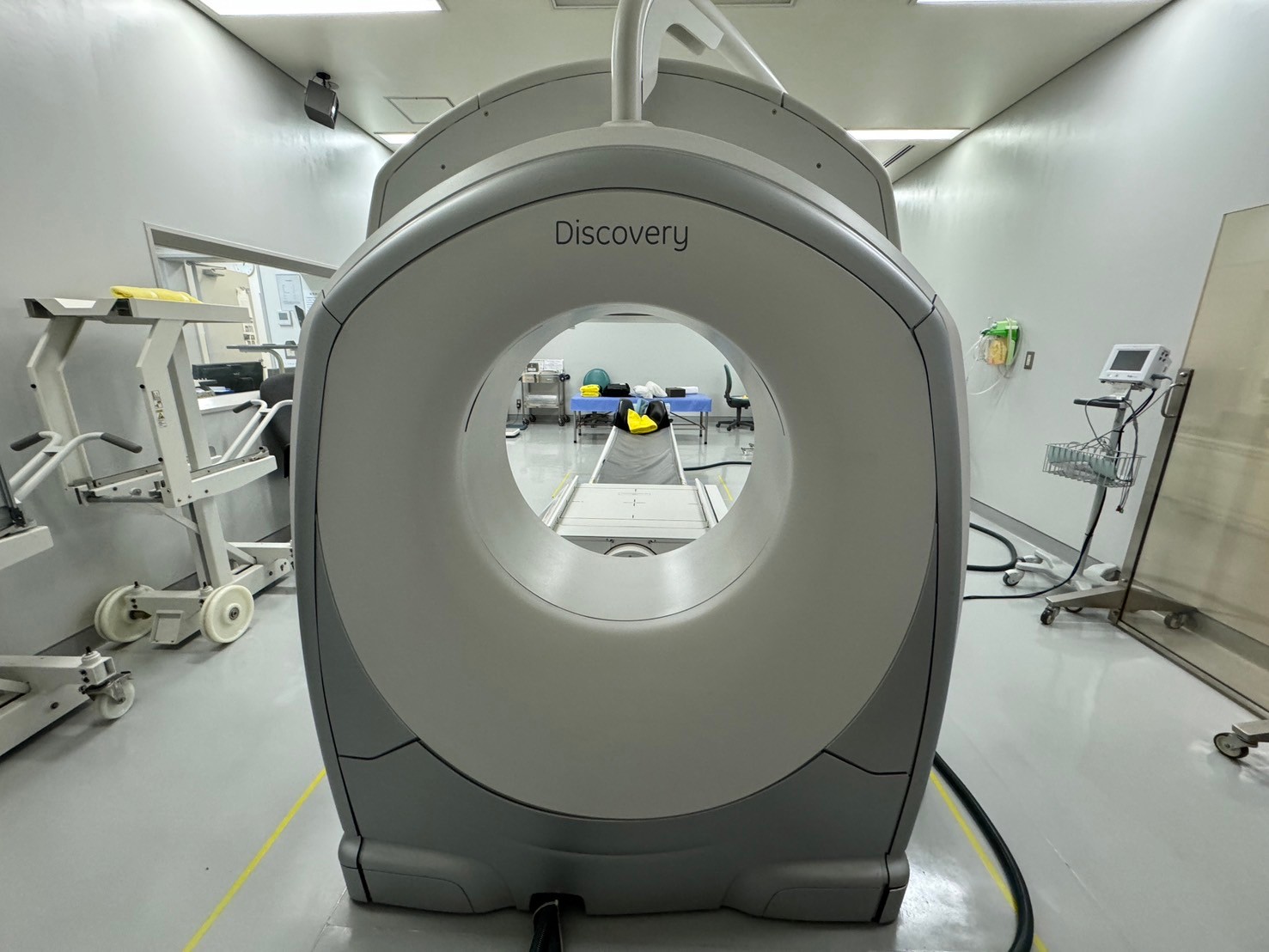 GE Discovery 630 NM/CT hybrid SPECT CT nuclear medicine system for sale